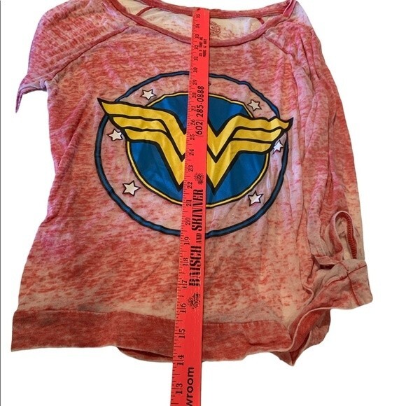 5/$15 DC Comic T Shirt - Picture 4 of 6